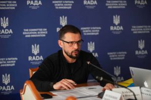 Щоб виконати законодавство щодо підвищення заробітних плат освітянам, необхідно переглянути структуру оплати праці педагогів — голова профільного Комітету Сергій Бабак