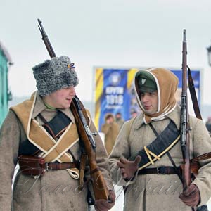 Герої Крут і досі на війні