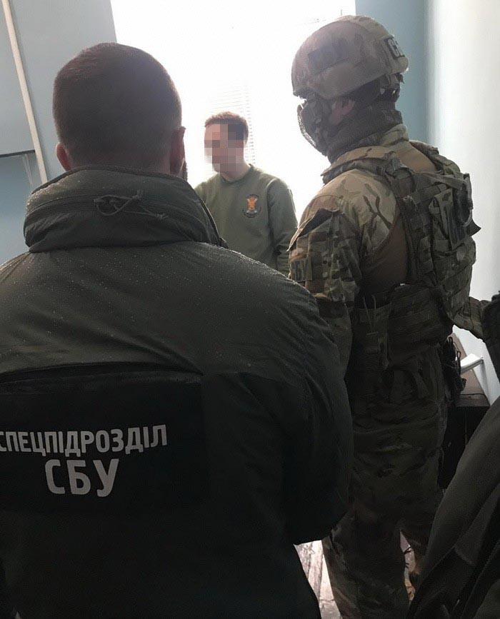 Викрили на хабарі військовослужбовця Рівненської області