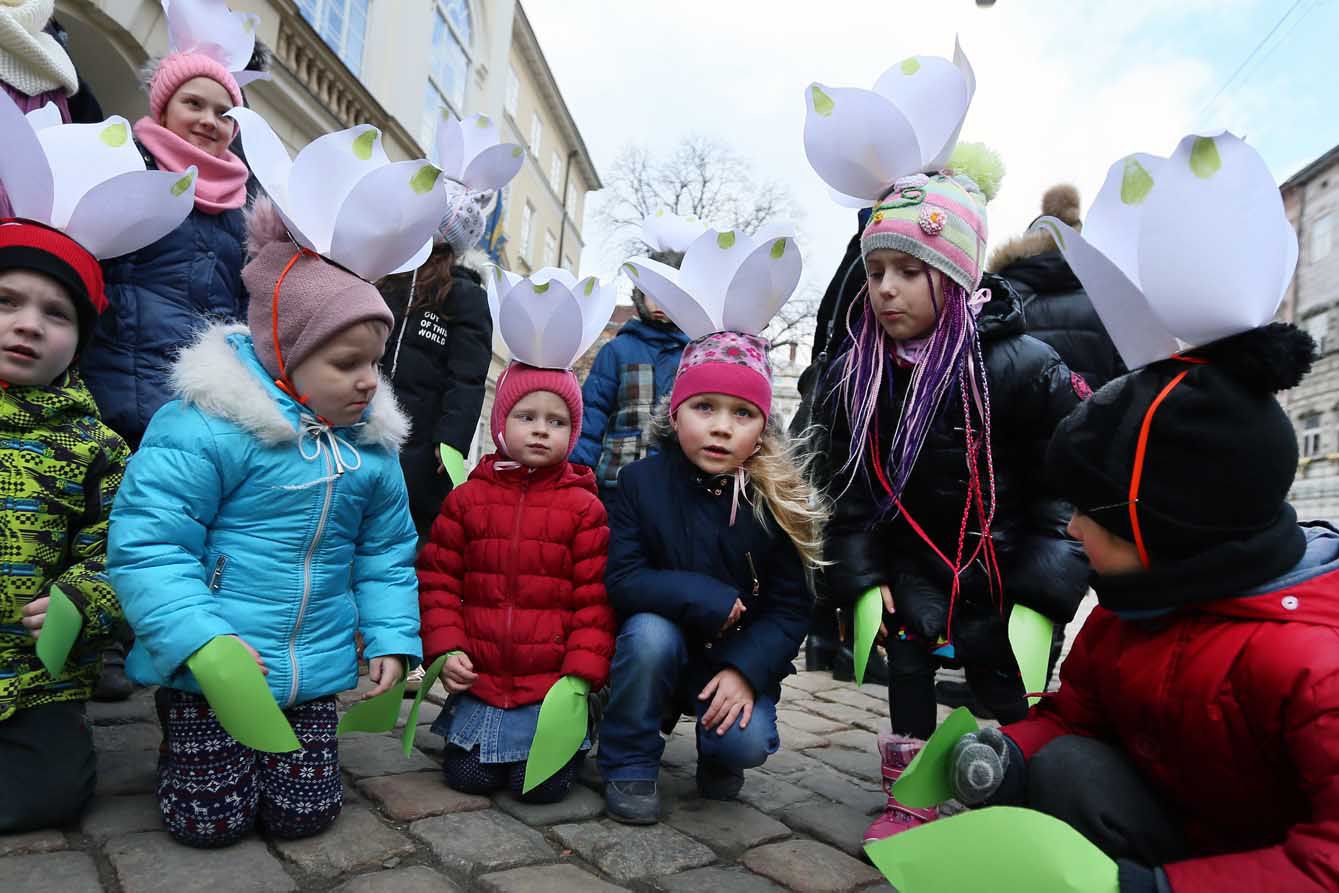 У Львові активісти провели акцію «Збережемо первоцвіти!»