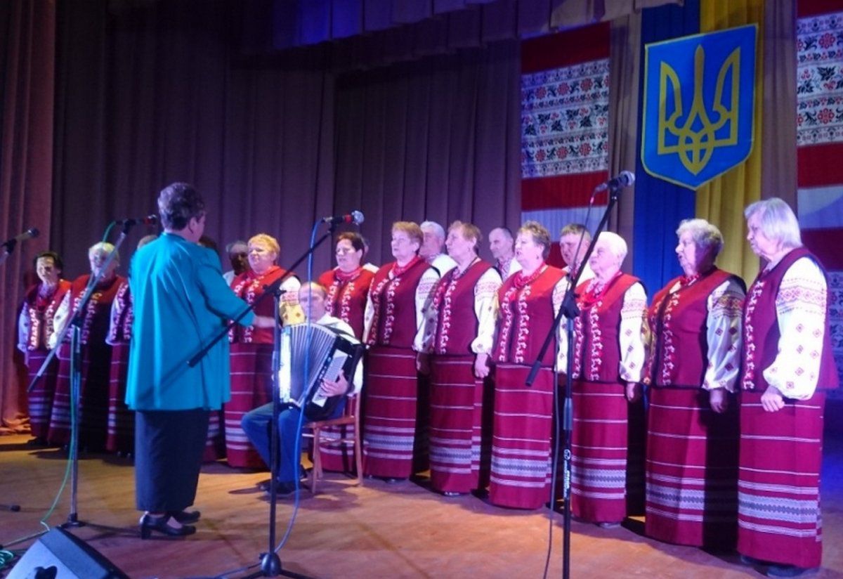 «Червона калина» дарує добрий настрій