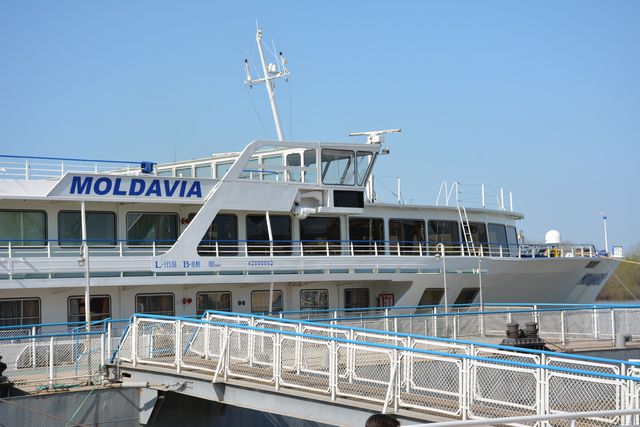 Теплоходи готують до навігації