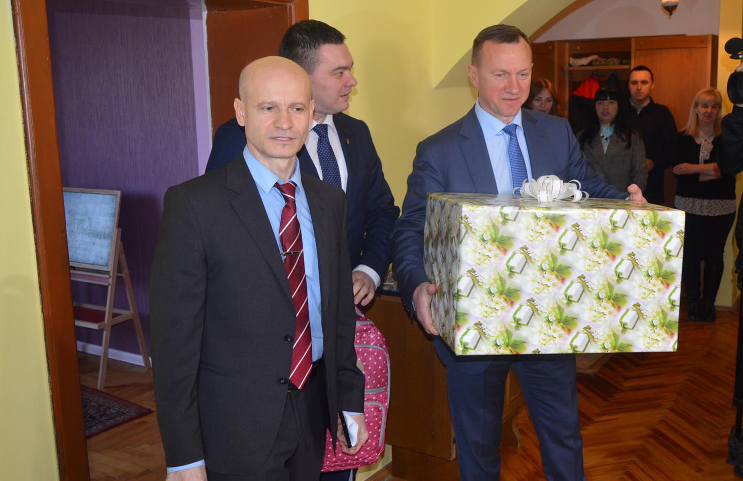 Для братика й сестрички придбали сучасне житло