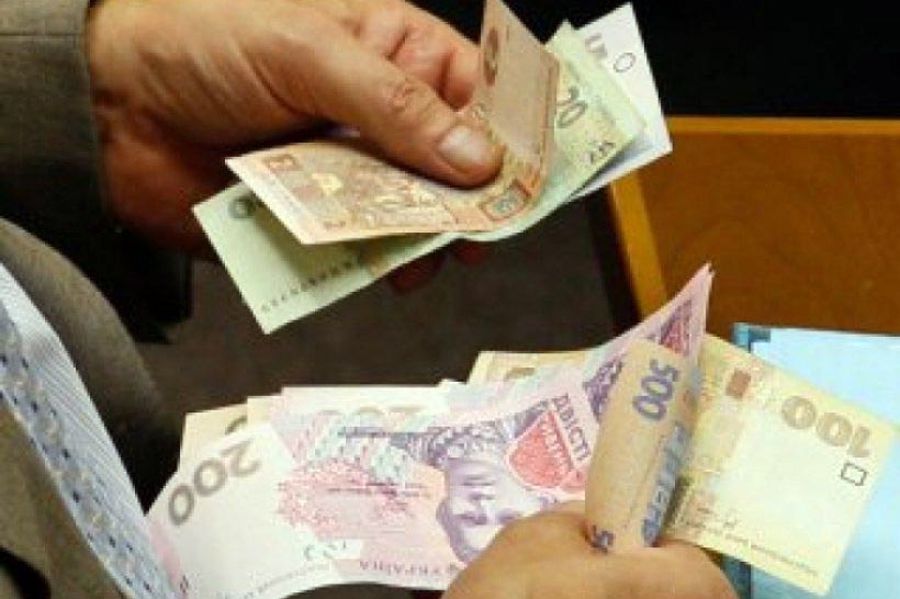 Обіцяють «13-ту пенсію» і незначне подорожчання до свят