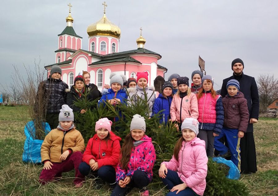 Зростатимуть разом із посадженими власноруч деревцями
