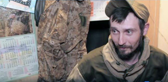 Планшет сина у маминих сльозах