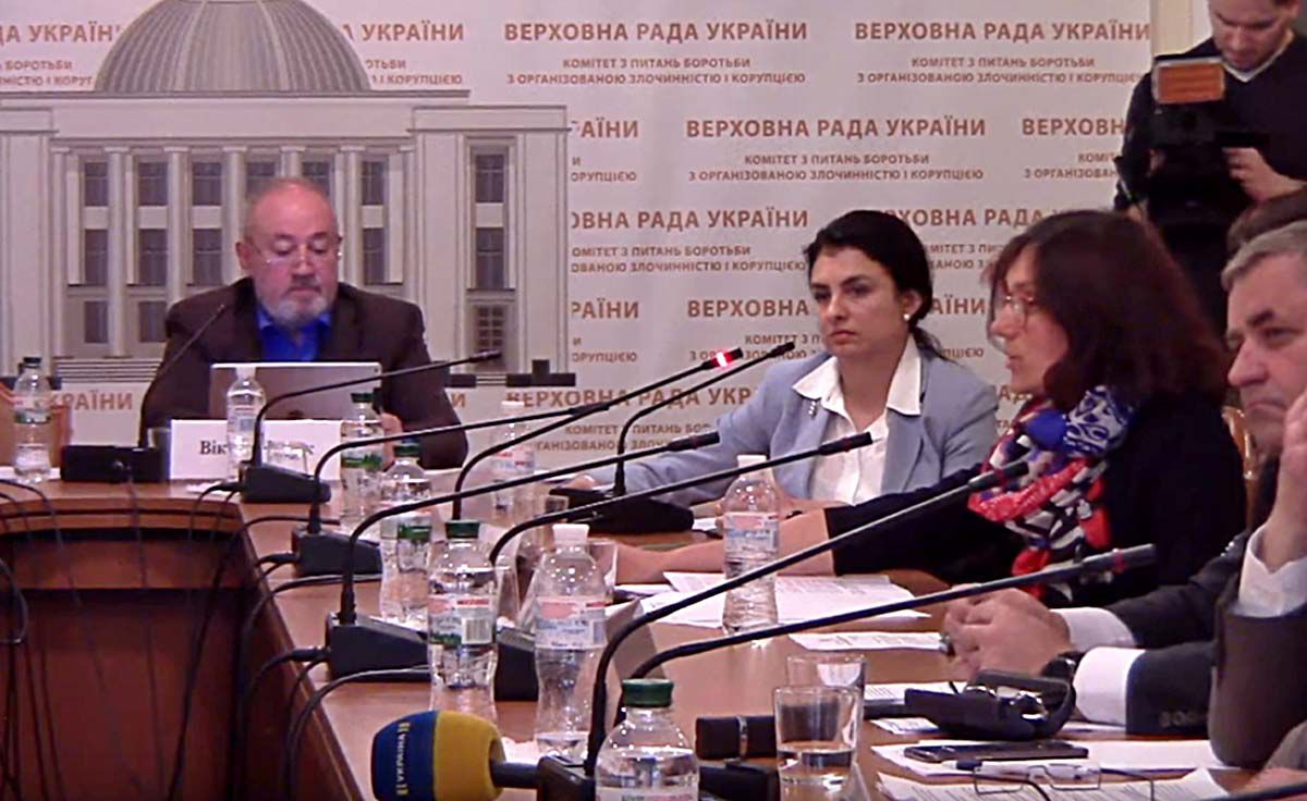 Якщо немає конкуренції на ринку енергетичних послуг, монополіст встановлює надвисокі тарифи
