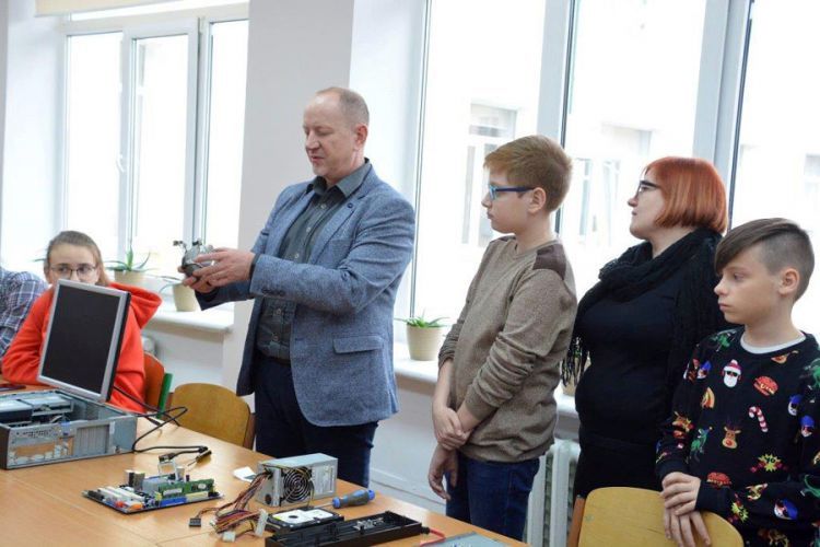 Уроки  від атомників