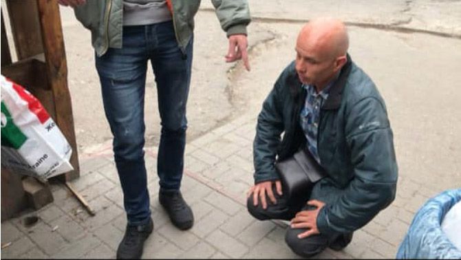 Водій, який відмовив ветерану АТО, вибачався на колінах