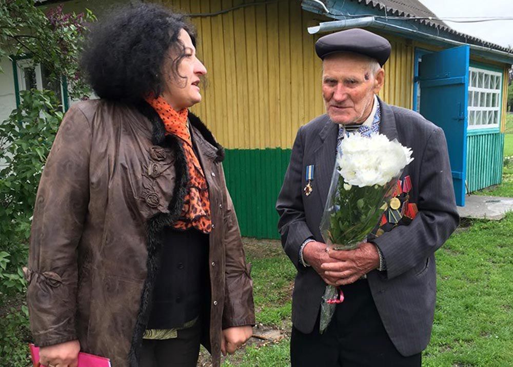 Рівненські атомники відвідали ветеранів