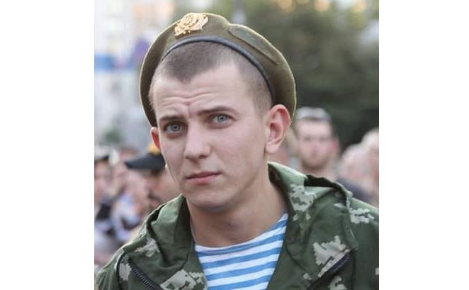 Розповімо синові про відважного батька