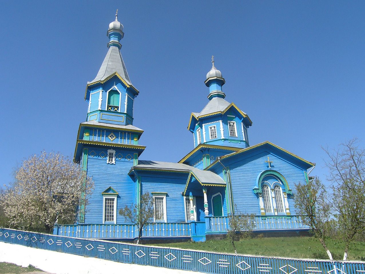 Сто років храму, врятованого хитрістю