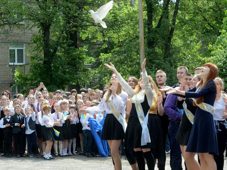 Сьогодні у столичних школах пролунає останній дзвоник