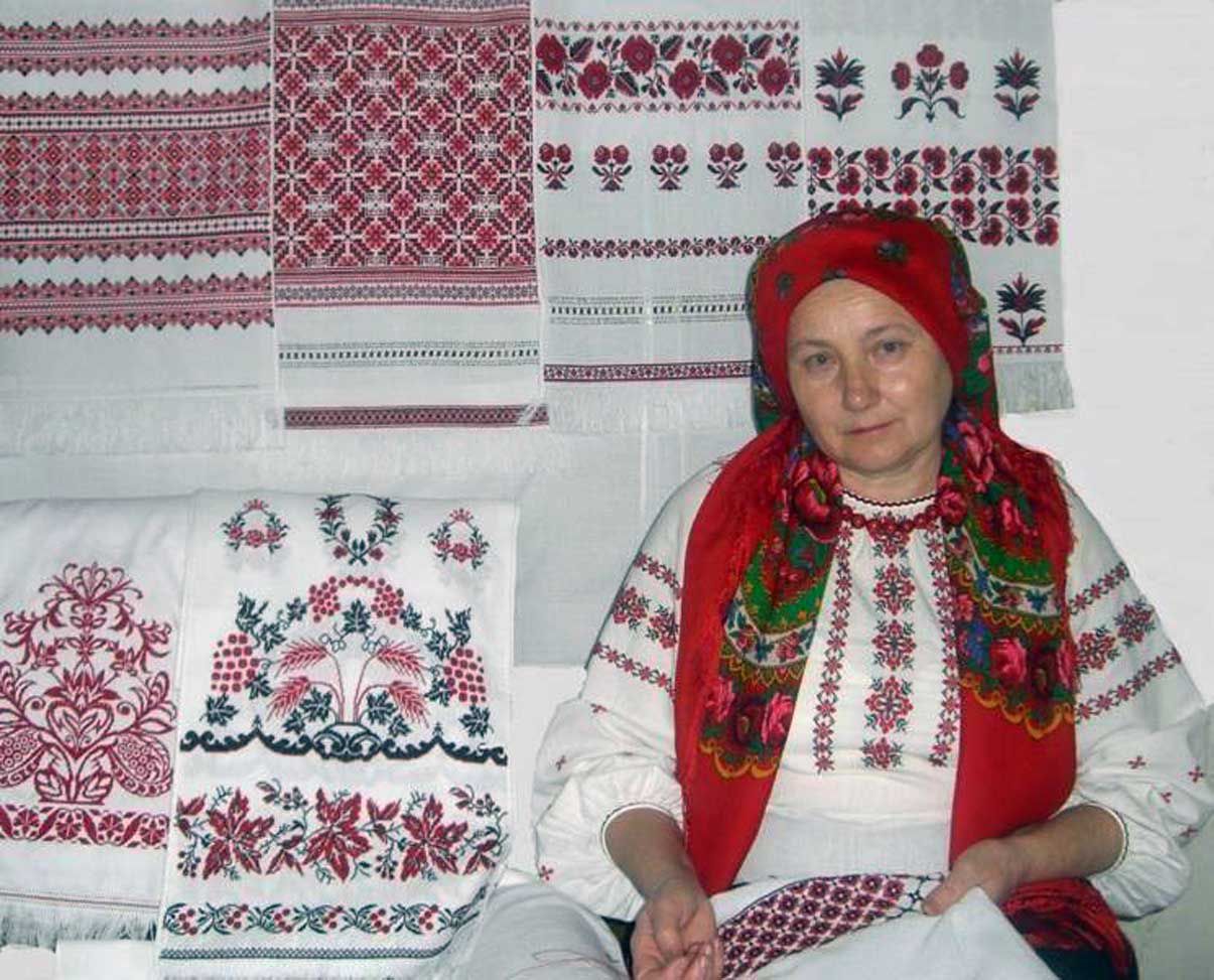 І рушник вишиваний...