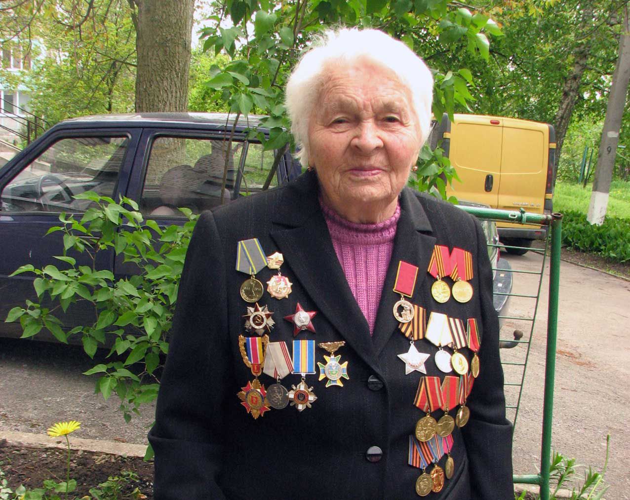 Сто років на службі у життя
