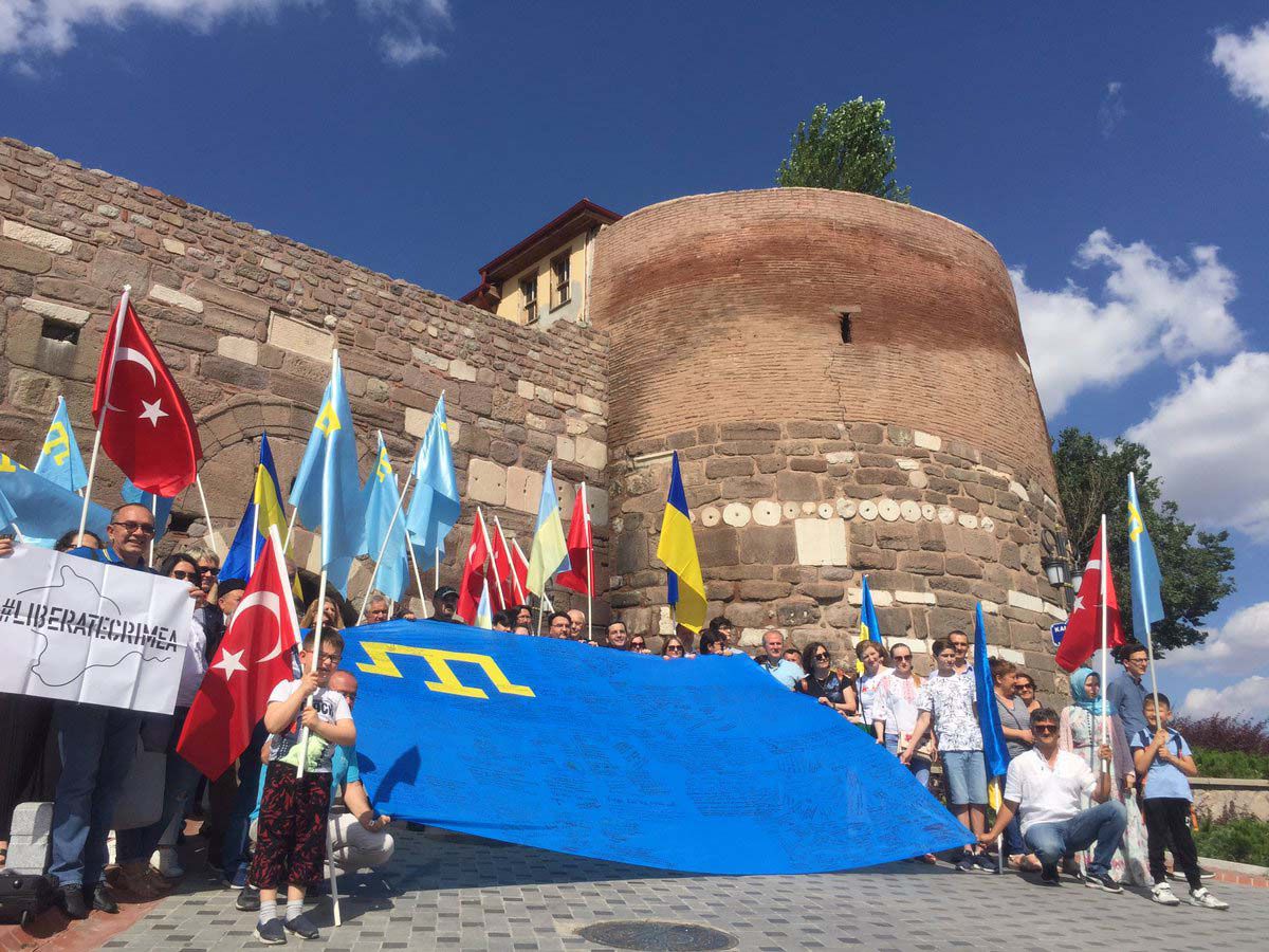 В Анкарі відбулася акція «Об’єднані прапором — #LiberateCrimea»