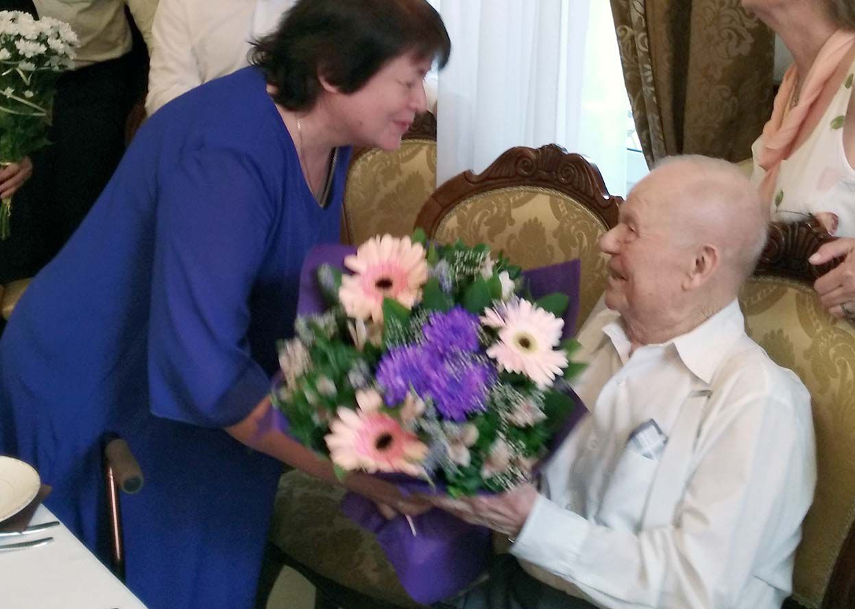 У Рівному завітали з подарунками на 100-літній ювілей