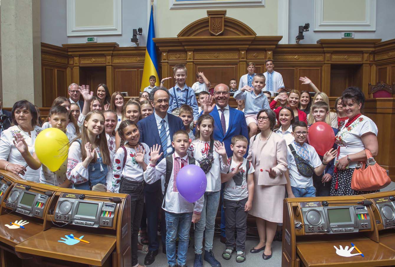 Парламент стає дедалі відкритішим