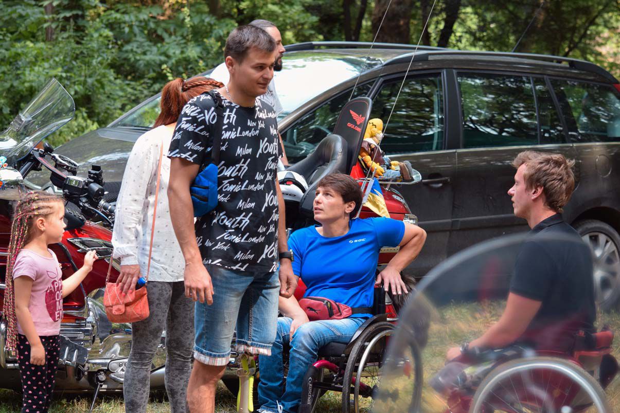 В Ужгороді подарували візочникам насолоду від швидкості