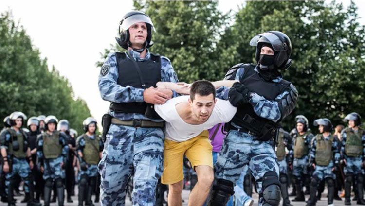 Москву розкритикували за масові затримання