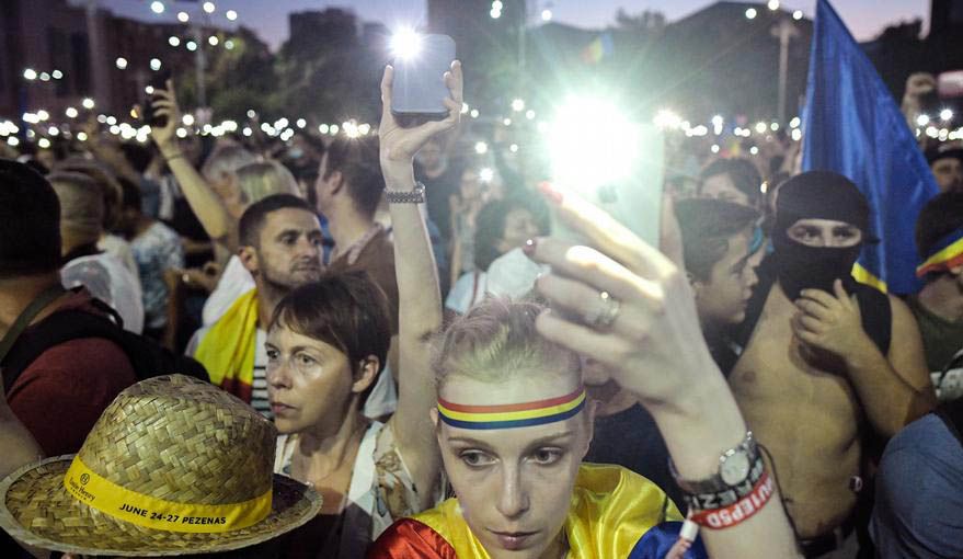 Діаспора пред’явила владі майже сотню вимог