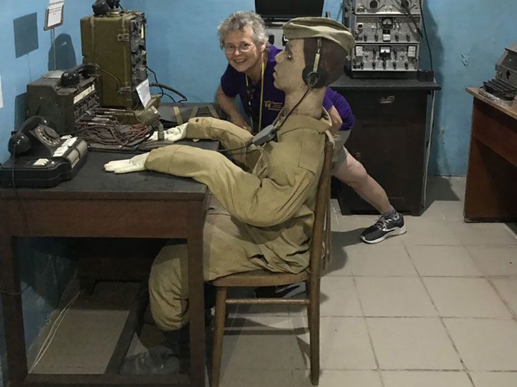 «Скелю»  відвідали  волонтери
