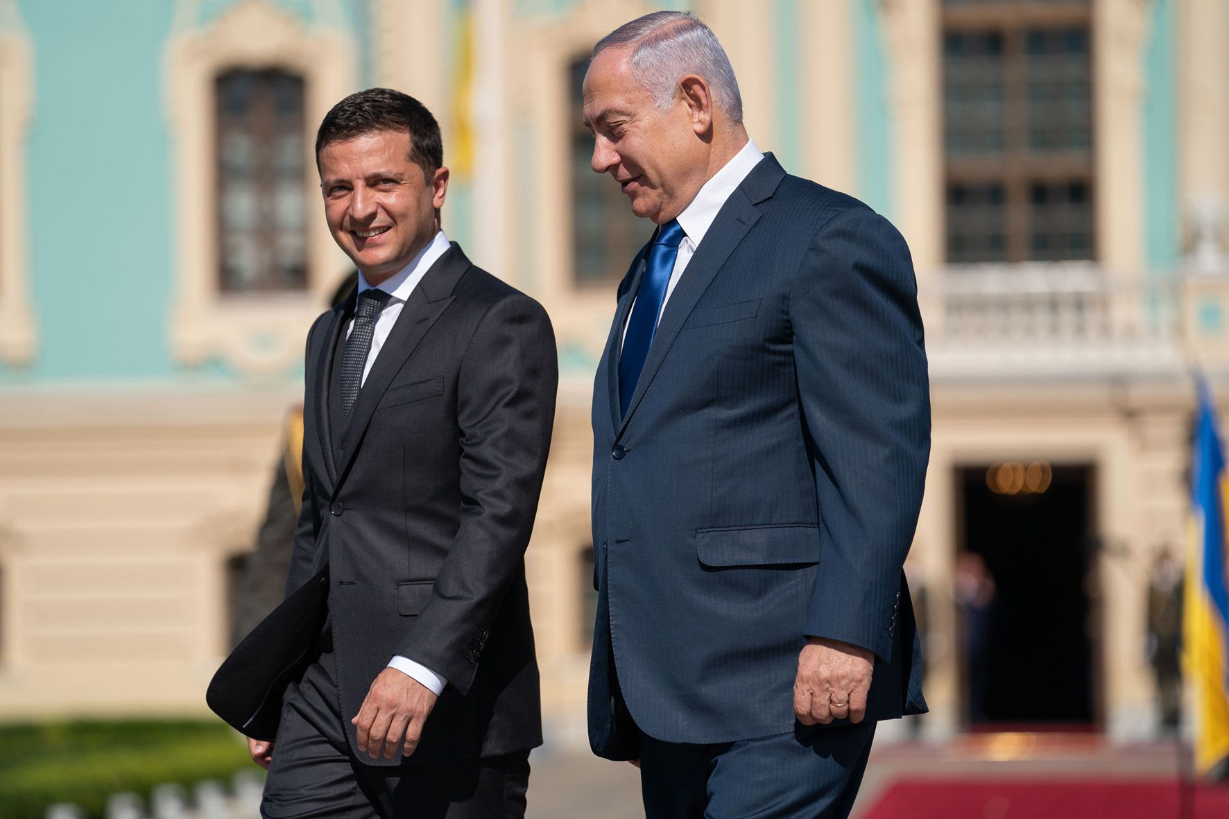 Об’єднують історія і майбутнє