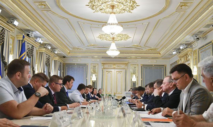 Зменшать тарифи на електроенергію для непобутових споживачів