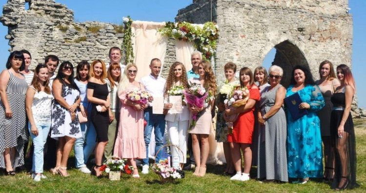 Одружилися за добу на Замковій горі