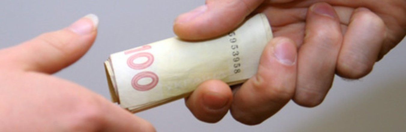 Мешканець Охтирки загримів у тюрму, бо хотів відкупитись від штрафу