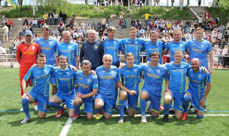 Запрошені до Канади