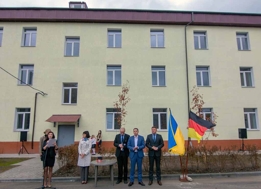 У Кам’янському відкрили багатоповерхівку для переселенців