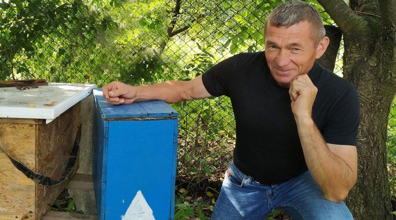 Пасічникувати — то не гирі підіймати