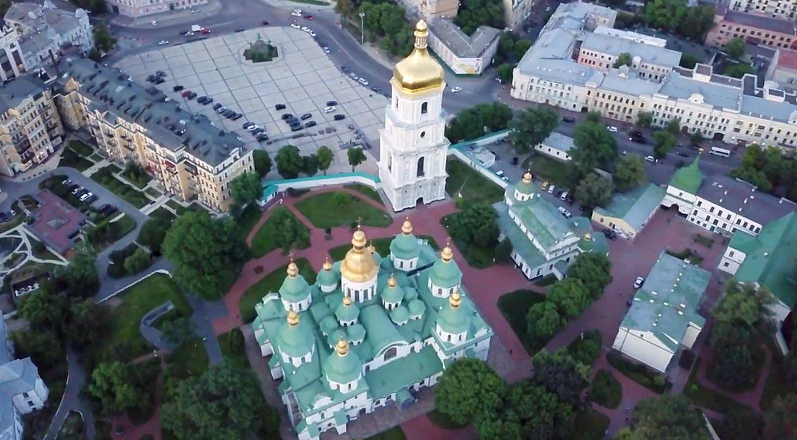 На прем’єру фільму «Соловей співає» — з російськомовним другом