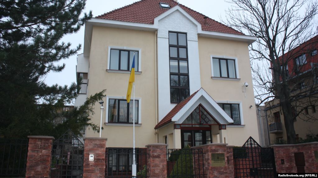 Загравати  з окупантом — цинічно