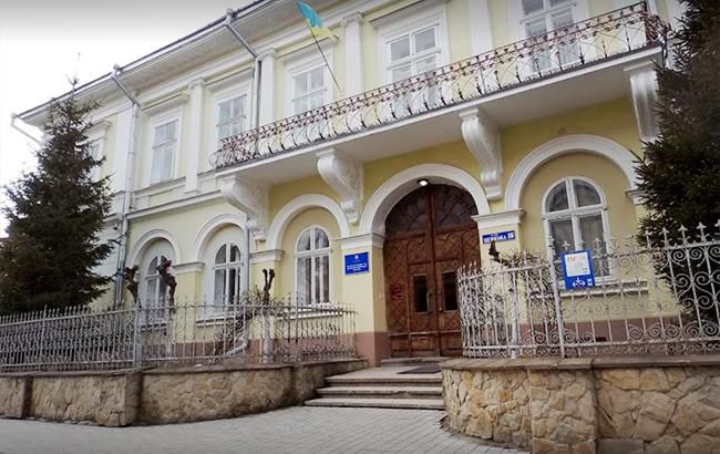 За незаконне  користування  землею — штраф
