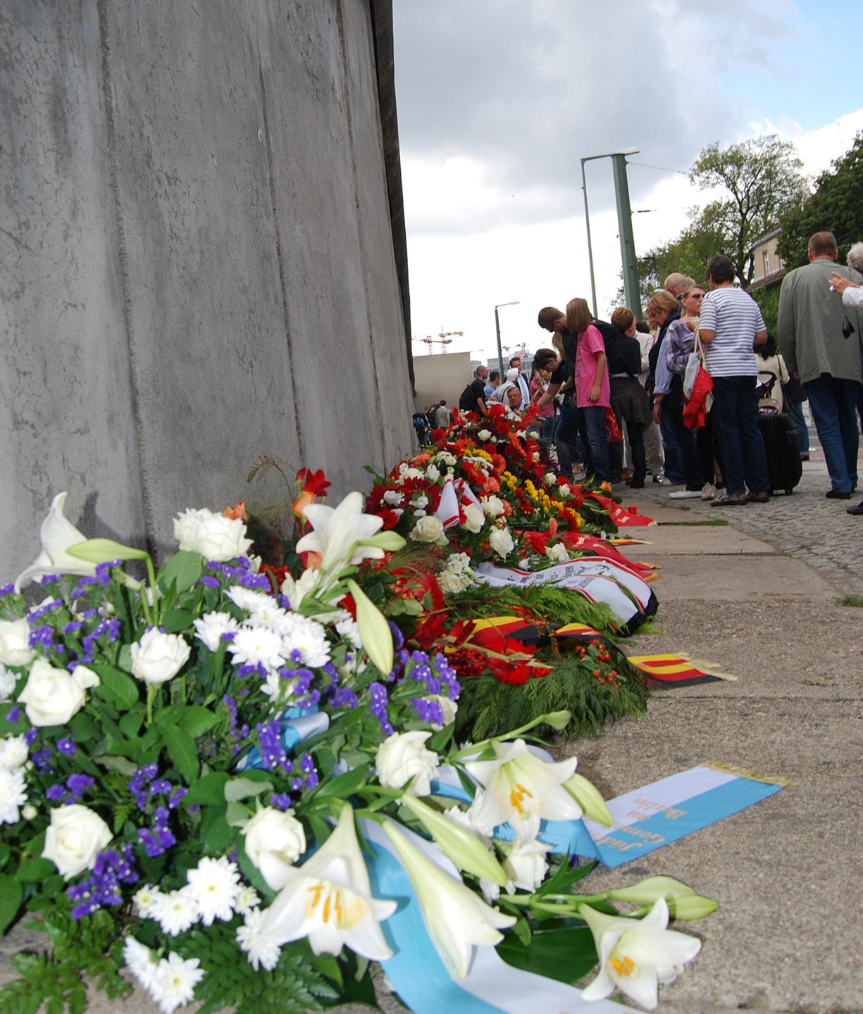 30 років без муру