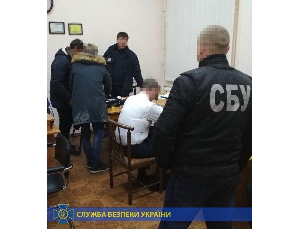 Миколївські посадовці «заробляли» на кодах доступу