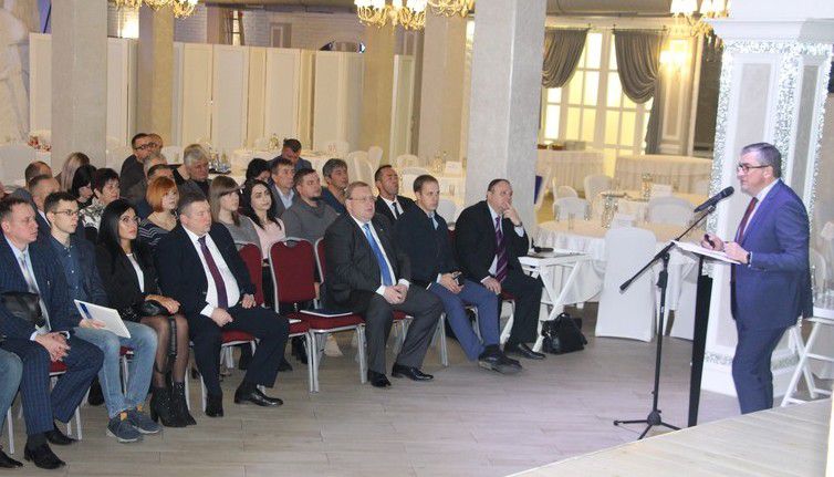 Сябри приїхали зі своєю продукцією