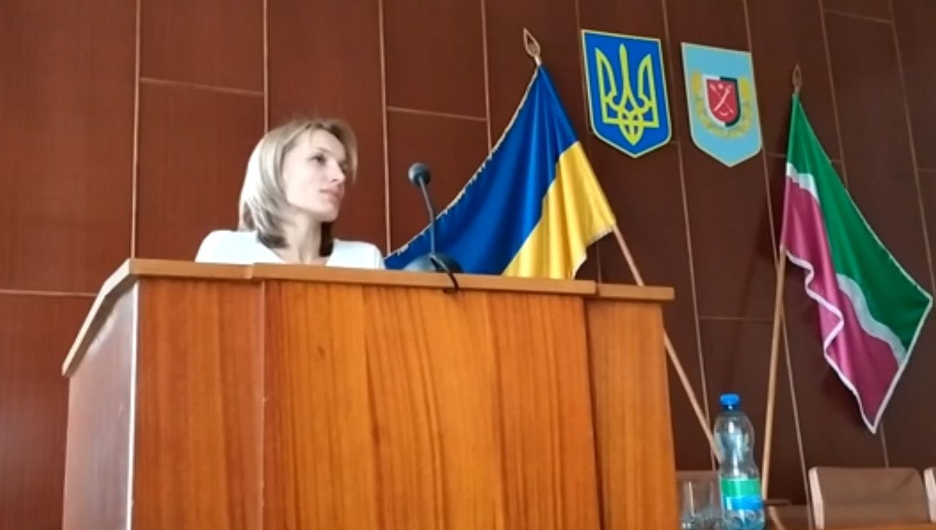 Менські лікарі втрапили у «вилку» між двома радами