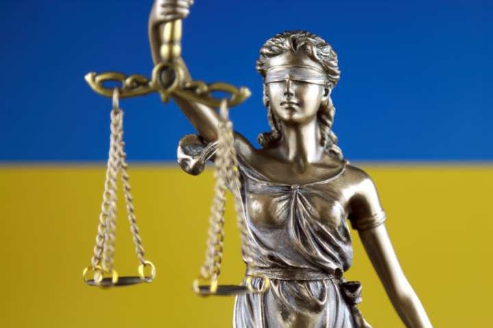 Судді є, але не всі вони можуть здійснювати правосуддя