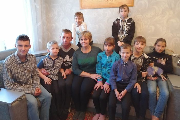 У Маріуполі для дитячих будинків придбали меблі та пилотяги