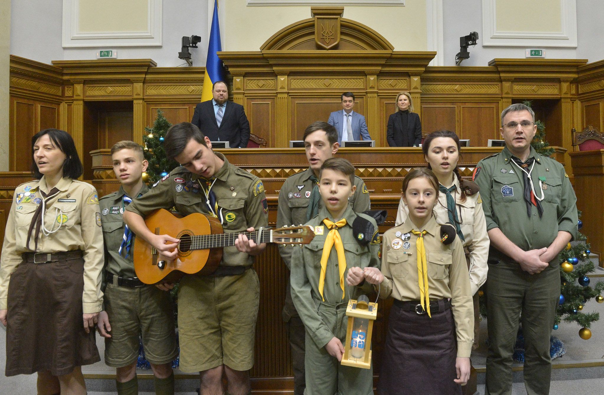 У Верховній Раді запалав Вифлеємський вогонь миру