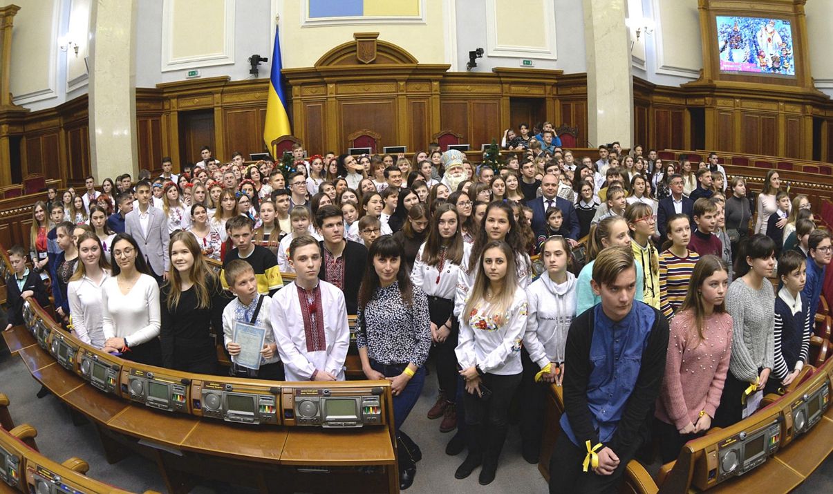 «Святий Миколай, в нашу хату завітай»!
