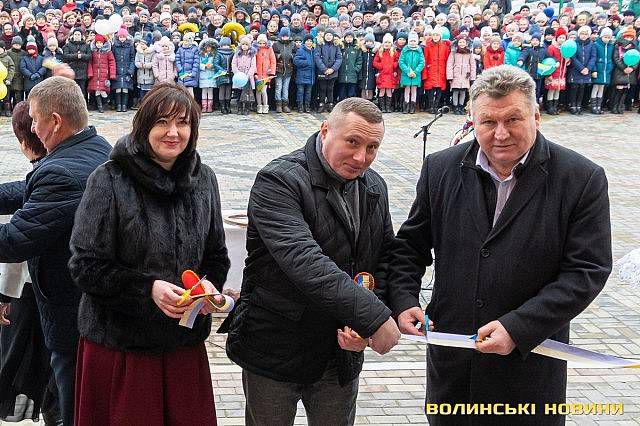 В Осівцях замість хат-розвалюх —  палац освіти