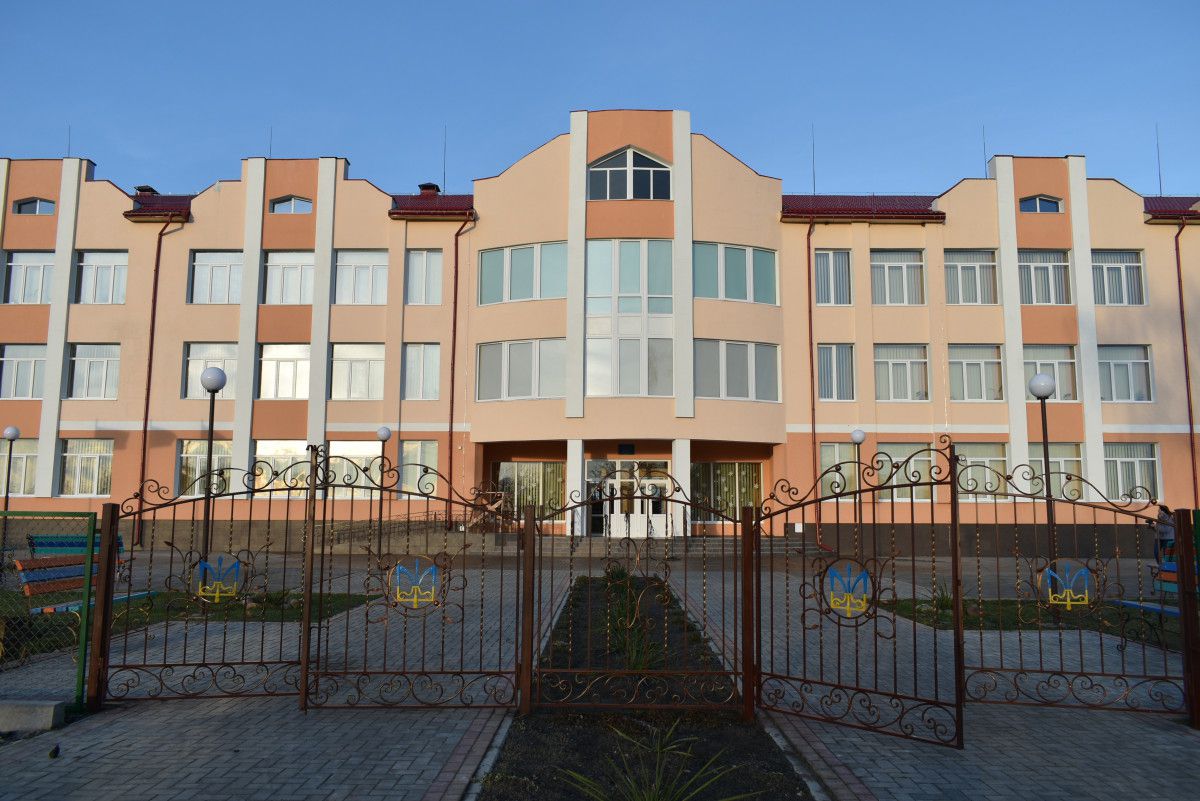 Вчитися погано тут стане просто соромно