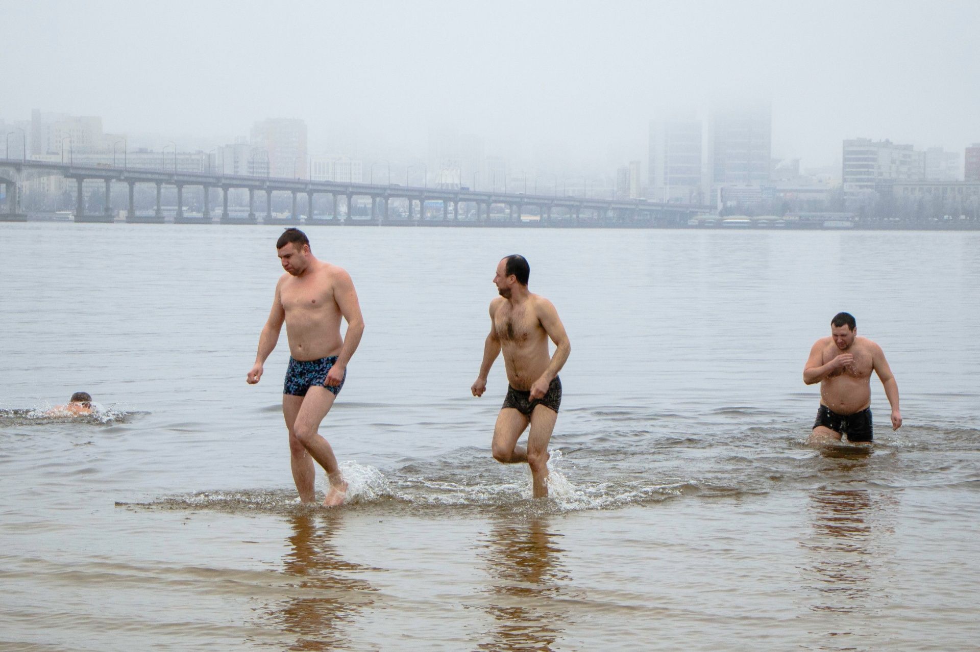 У Дніпрі заради пірнальників обстежили дно водойм