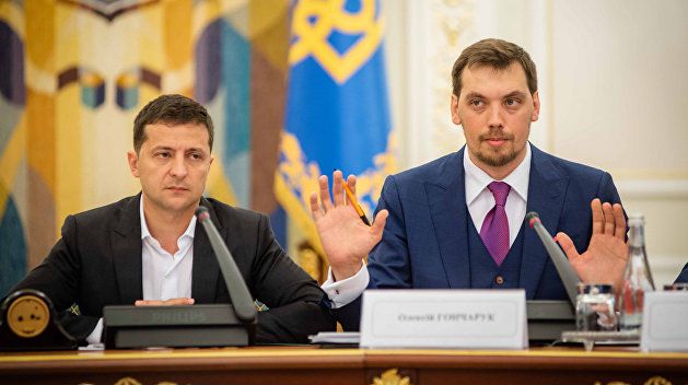 The President of Ukraine gives “one more chance” to Premier Oleksiy Honcharuk