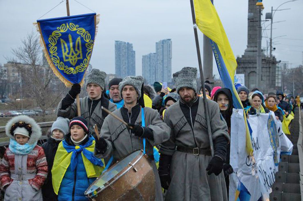 Живий ланцюг з нагоди Дня Соборності з’єднав два береги Дніпра 