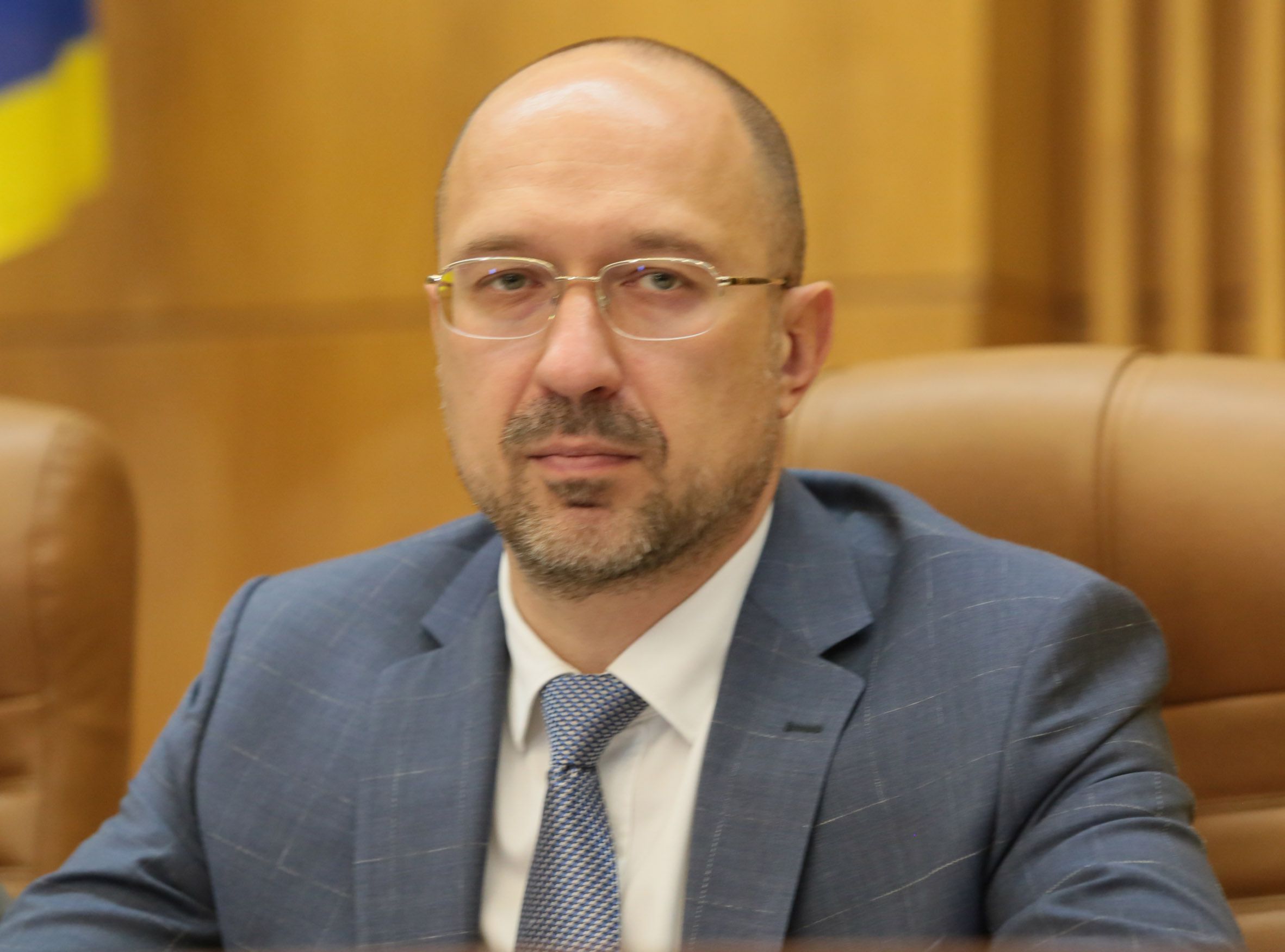 У центрі уваги — людина  